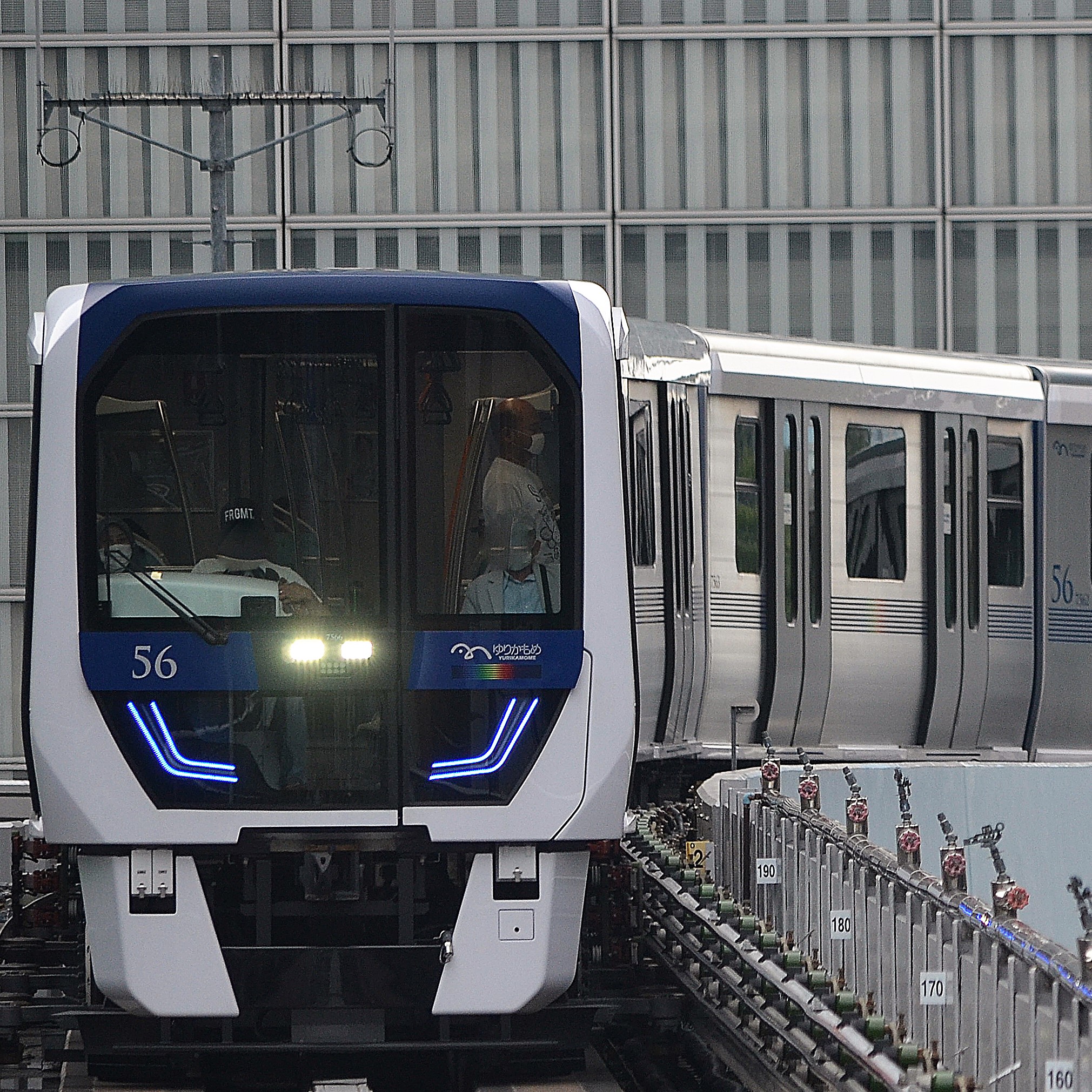 東京臨海新交通臨海線　7000系車両　ゆりかもめ 東京臨海新交通7000系 ゆりかもめ型式銘板